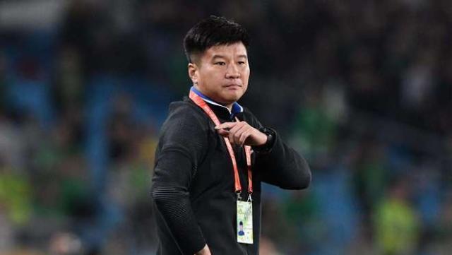 皇冠体育线上-李霄鹏离开影响武汉保级 菜鸟李金羽能否担重任？