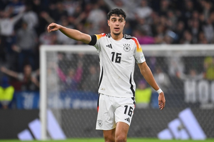 皇冠体育网站-帕夫洛维奇：梦想一直留在拜仁但无法预测未来，我的偶像是C罗